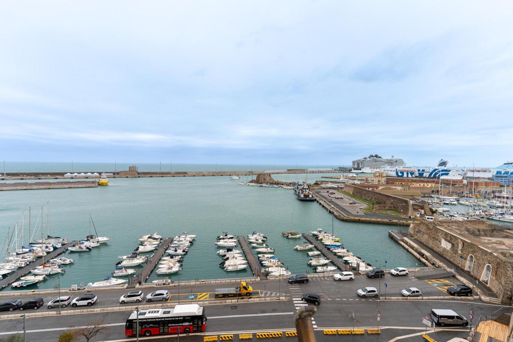 L'Onda Affittacamere Civitavecchia Exterior foto